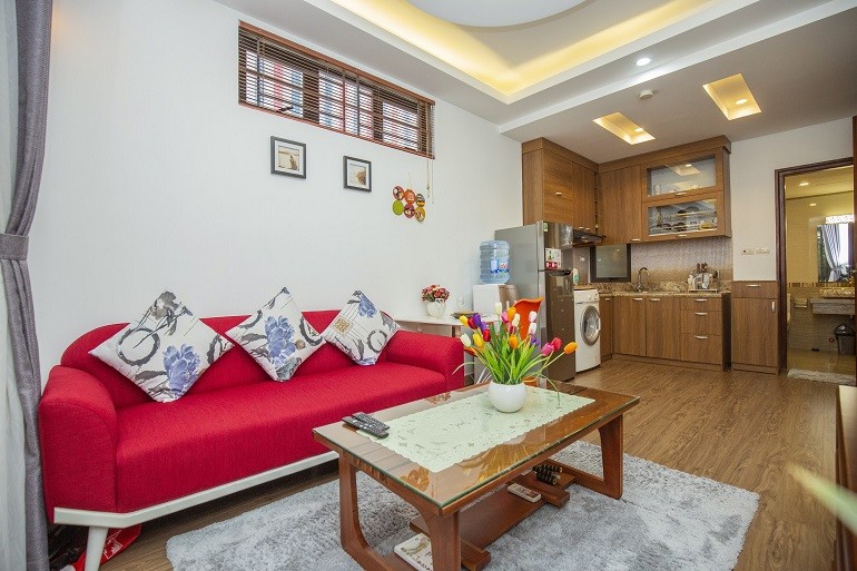 Cho thuê căn hộ 1PN rộng 55m2 tại Đào Tấn, Ba Đình, đầy đủ nội thất đẹp, hiện đại, có ban công 5