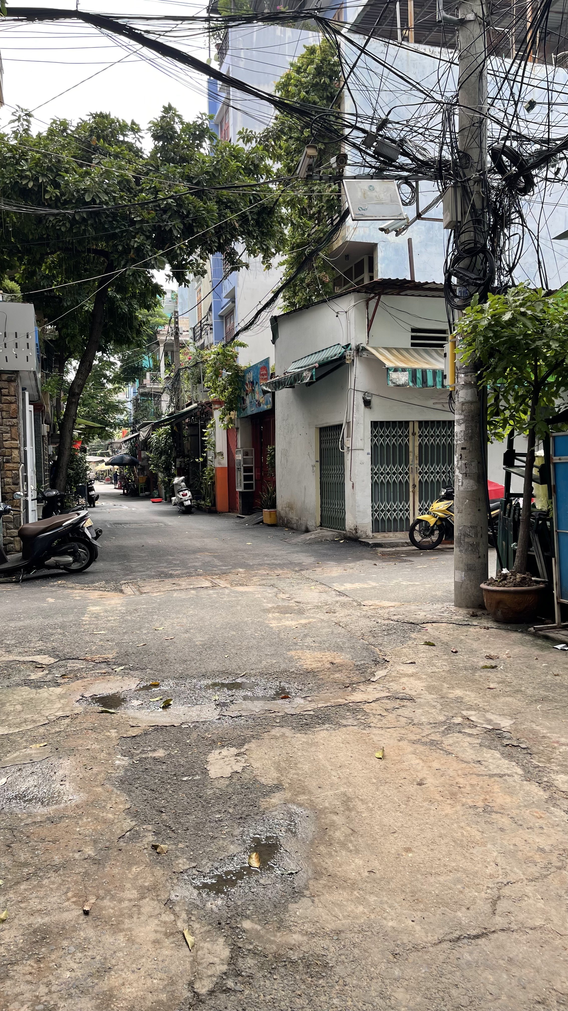Nhà 4 tầng, ngang 4.2m đường thông Hoàng Hoa Thám giá chỉ nhỉnh 4 tỷ, 3