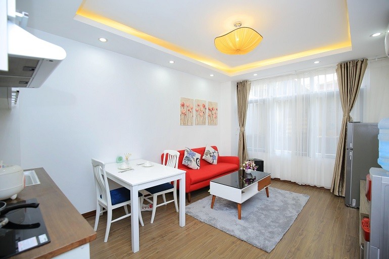 Cho thuê căn hộ 1PN rộng 55m2 tại Linh Lang, Ba Đình, đầy đủ nội thất đẹp, hiện đại 2
