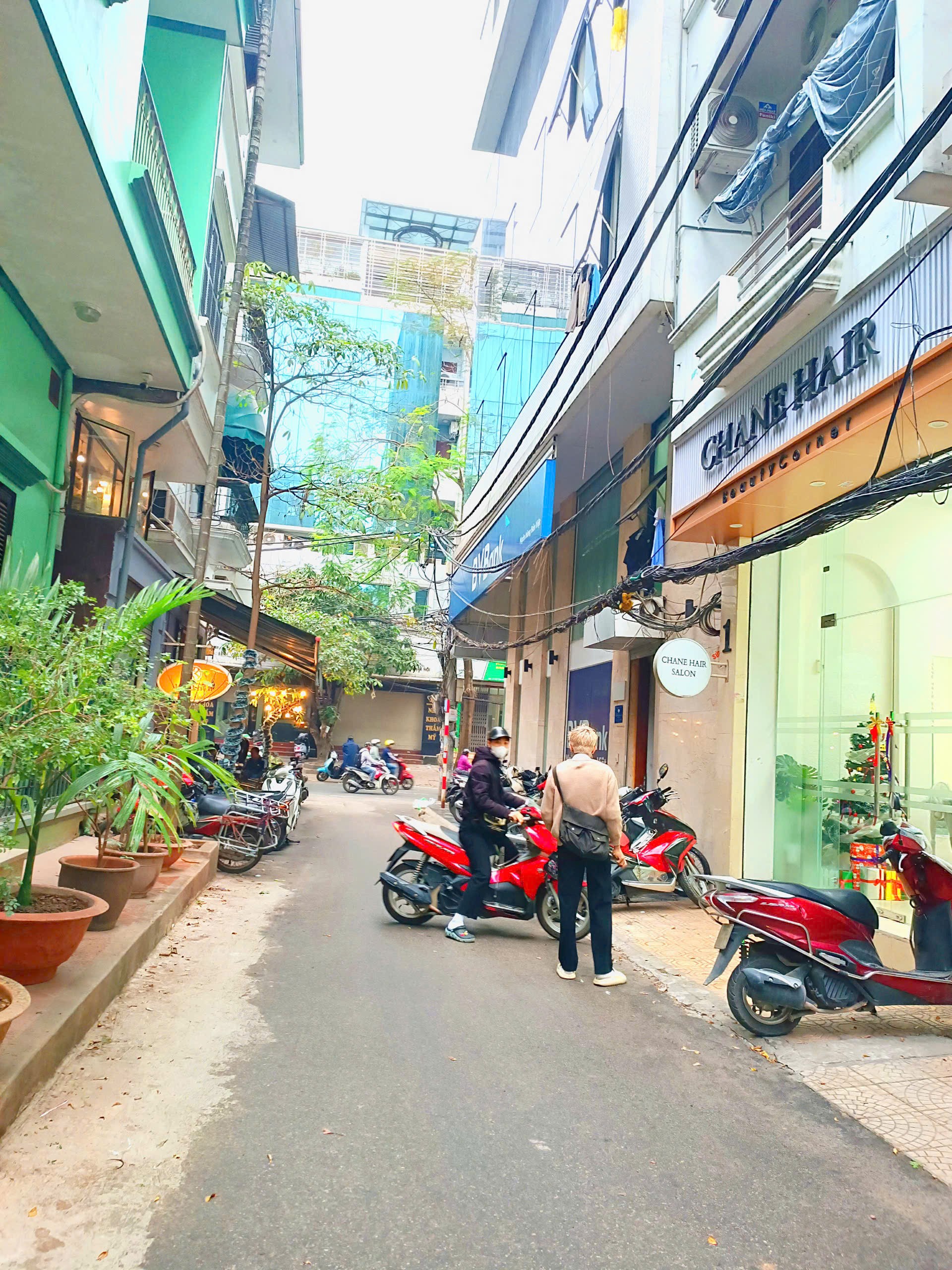 Mặt ngõ phân lô ô tô, vỉa hè rộng, kinh doanh đỉnh phố Võ Văn Dũng. 53m² x 5T MT 4.1m – 19 tỷ 2