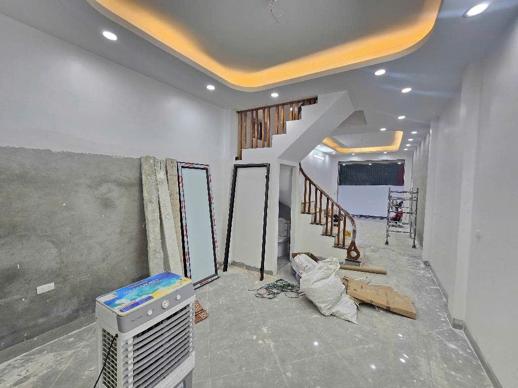 SIÊU PHẨM NGUYỆT ÁNG -NHÀ  MẶT TIỀN 5M - Ô TÔ ĐỖ CỬA - NGÕ THÔNG CỰC ĐẸPHƠN 6 TỶ 3