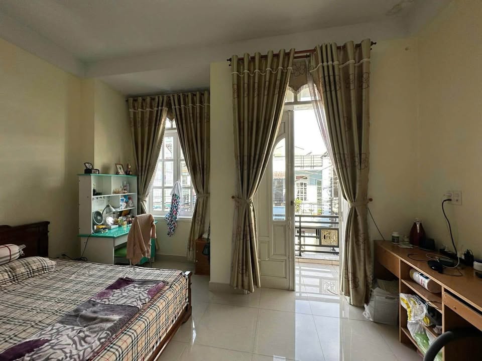 Cần tiền Bán gấp Nhà Trung Tâm Đường Nguyễn Lương Bằng, P2, ĐÀ LẠT 2