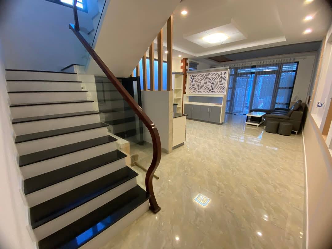 Kẹt Tiền Bán Gấp Nhà SRXD tại Đà Lạt đường nhựa 5m Nguyễn Siêu góc 2 mặt tiền giá chỉ 6.8 tỷ 2