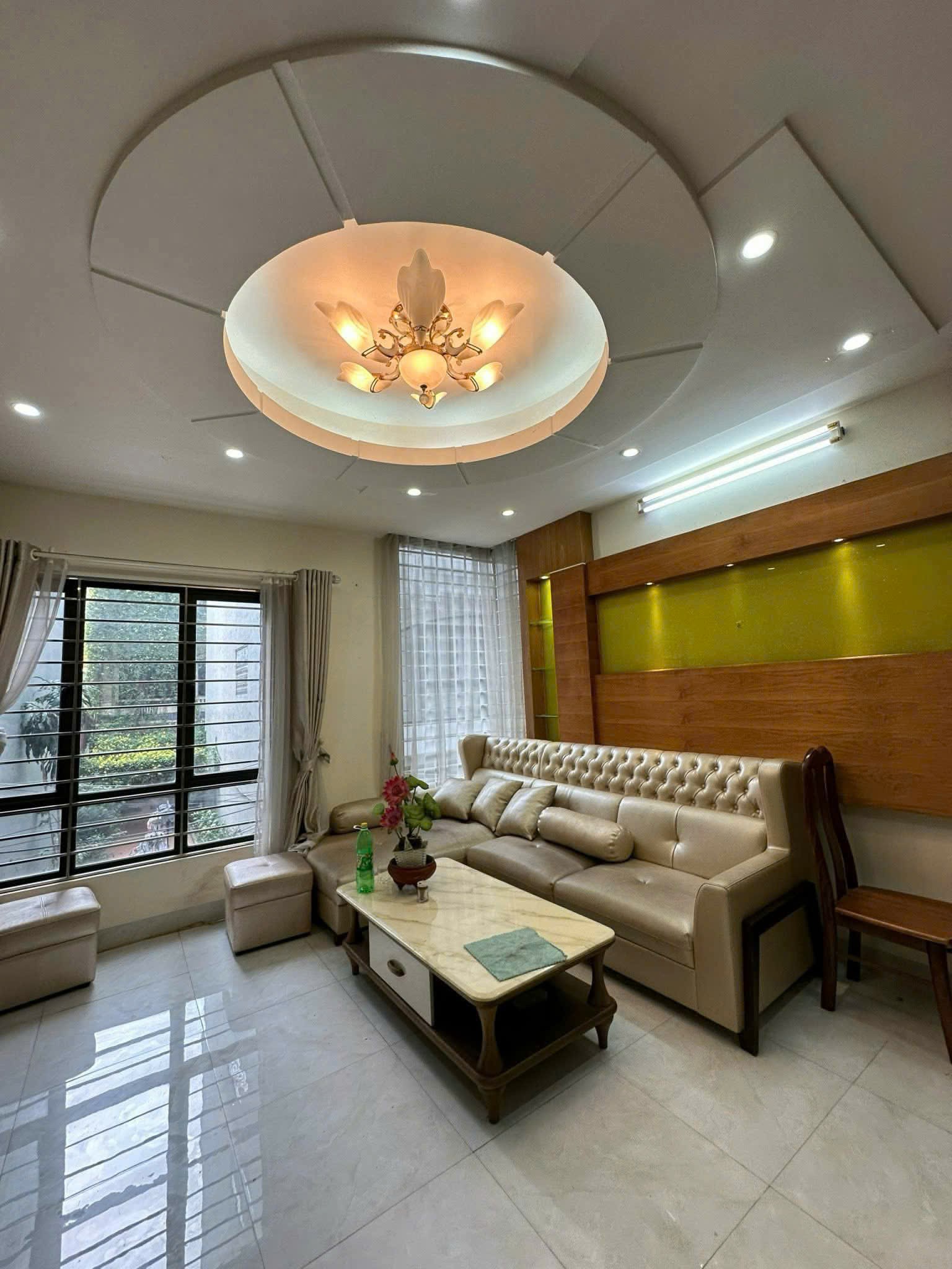 Cho thuê NHÀ MỚI - FULL ĐỒ Thái Hà - Đống Đa, 40m x 5T GIÁ 22TR, gara, kinh doanh 2