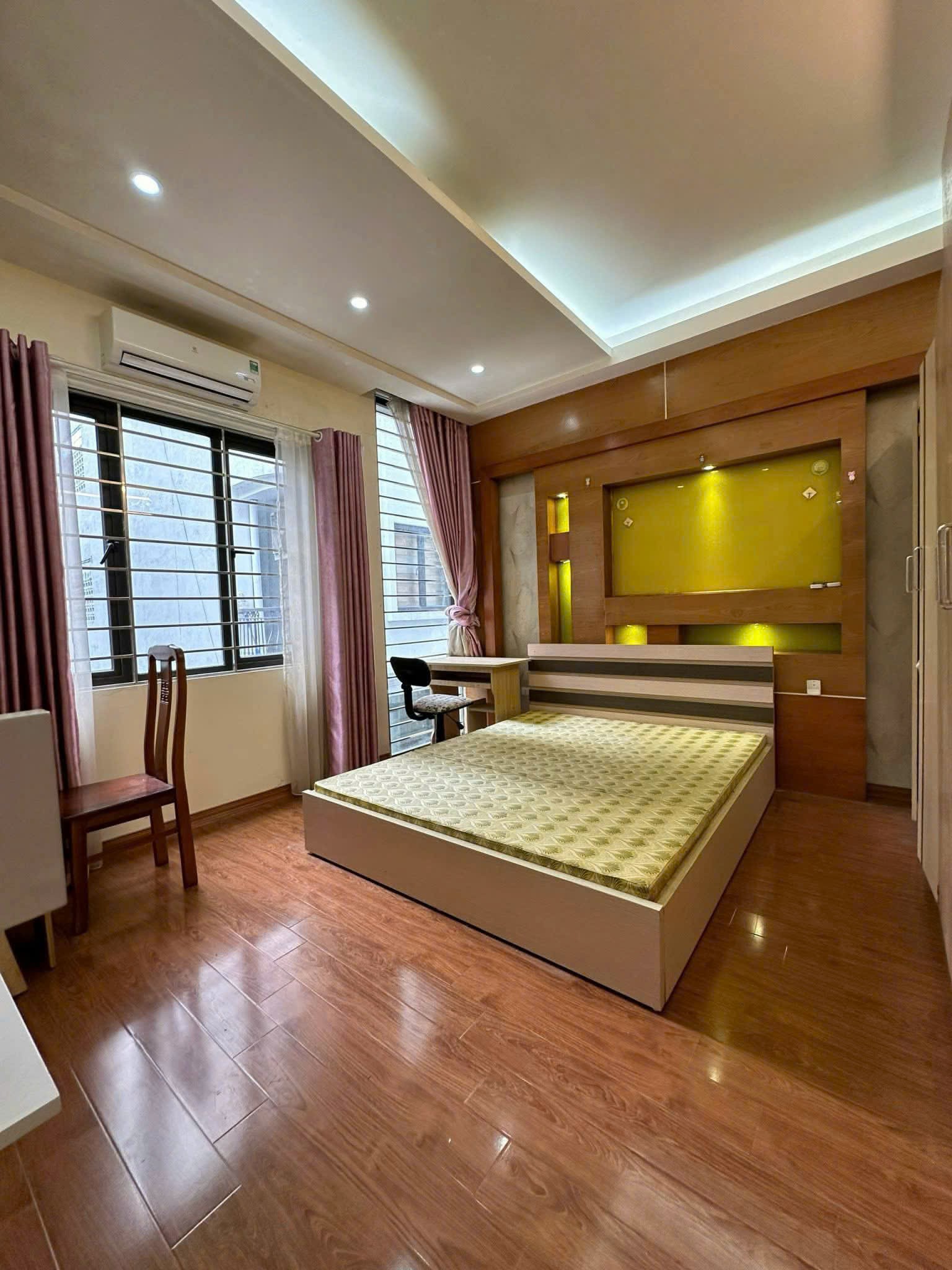Cho thuê NHÀ MỚI - FULL ĐỒ Thái Hà - Đống Đa, 40m x 5T GIÁ 22TR, gara, kinh doanh 3
