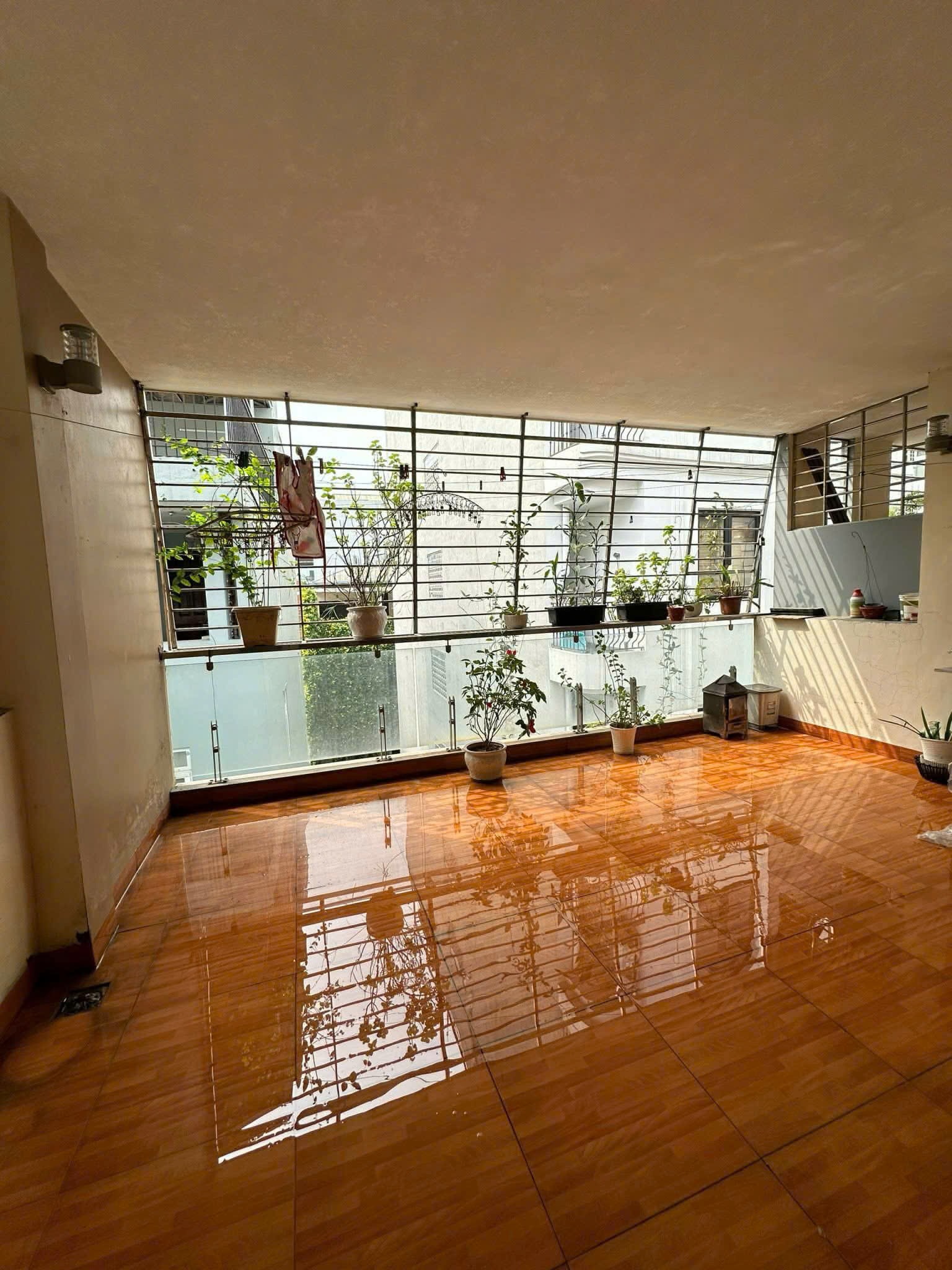 Cho thuê NHÀ MỚI - FULL ĐỒ Thái Hà - Đống Đa, 40m x 5T GIÁ 22TR, gara, kinh doanh 5