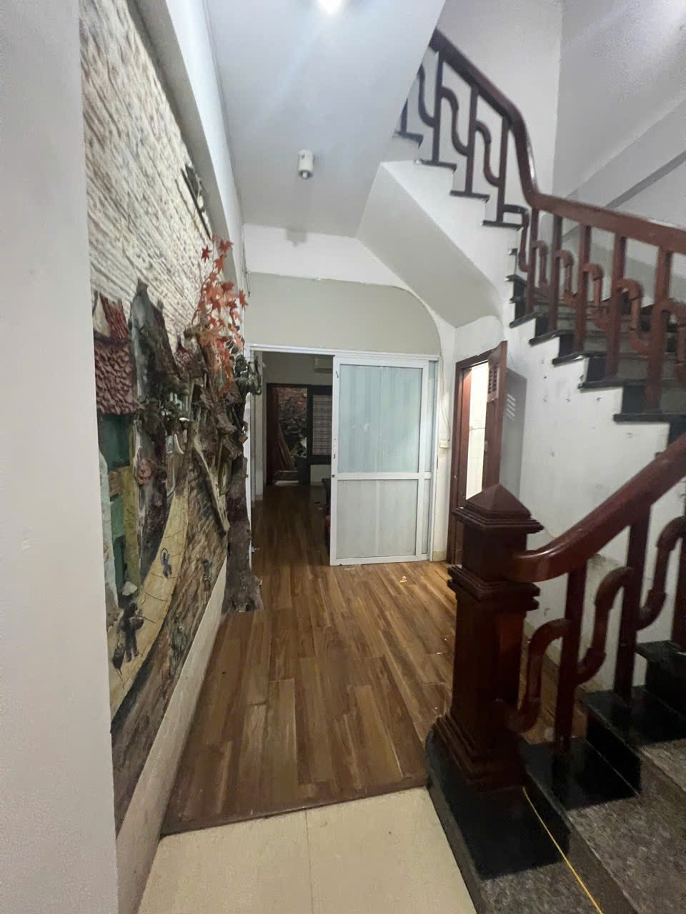 Cho thuê nhà riêng Phương Mai, Đống Đa 60m x 4T, 3 ngủ, full đồ giá 17TR, ngõ Ô TÔ 2