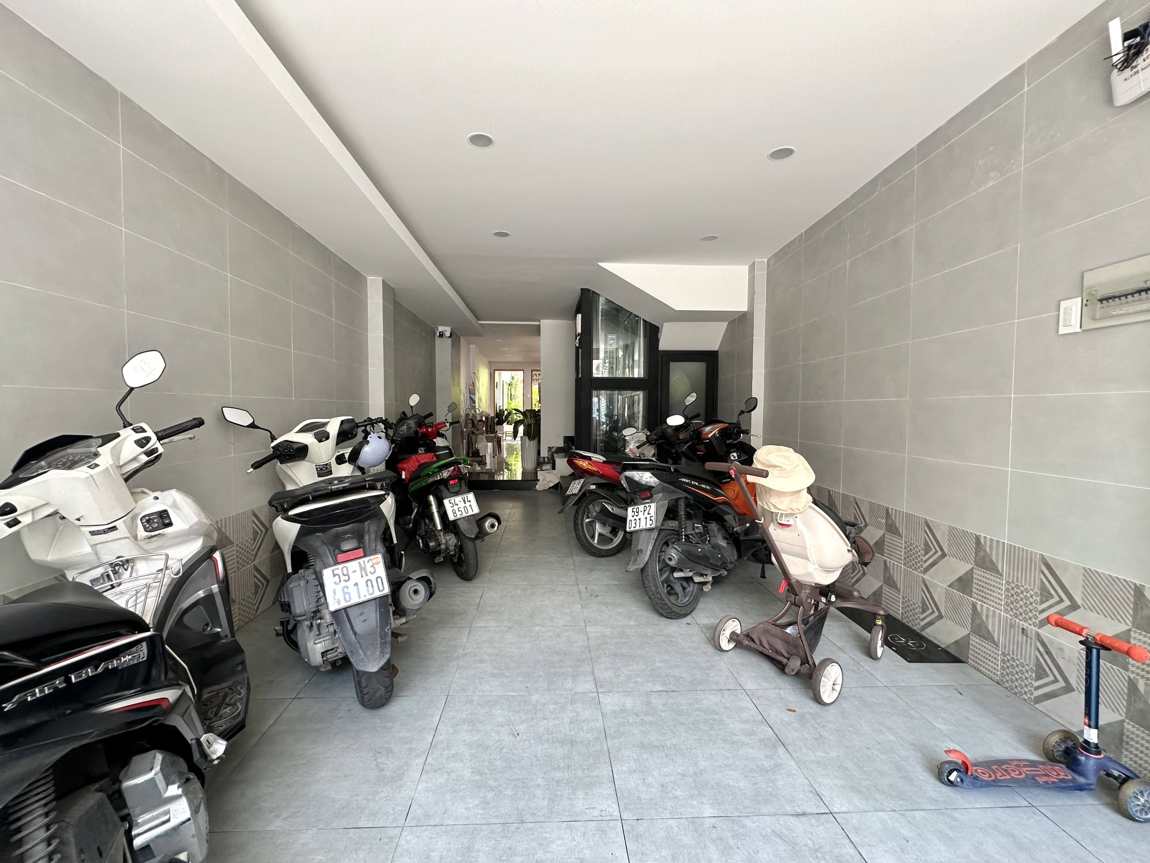 TOÀ NHÀ 5 TẦNG 122m2 NGUYỄN XÍ - DÒNG TIỀN 1.8 TỶ/NĂM (7.5%) - 25.2 TỶ 3