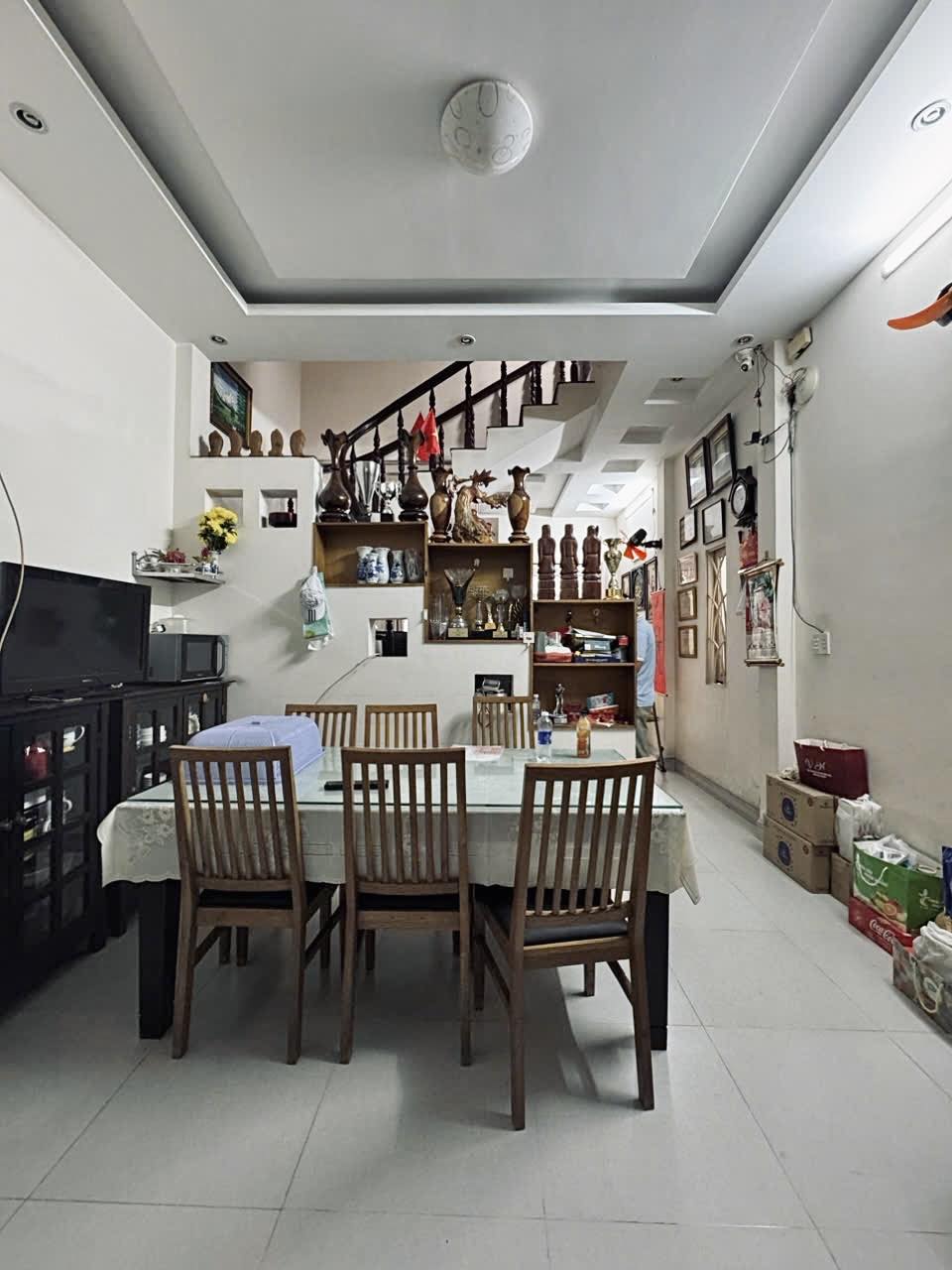 SẬP SÀN - GIẢM NGAY 800TR, GIÁ MỚI 8.8 TỶ - NHÀ ĐẸP 3 TẦNG 80m2 - HXH HOÀNG HOA THÁM 6