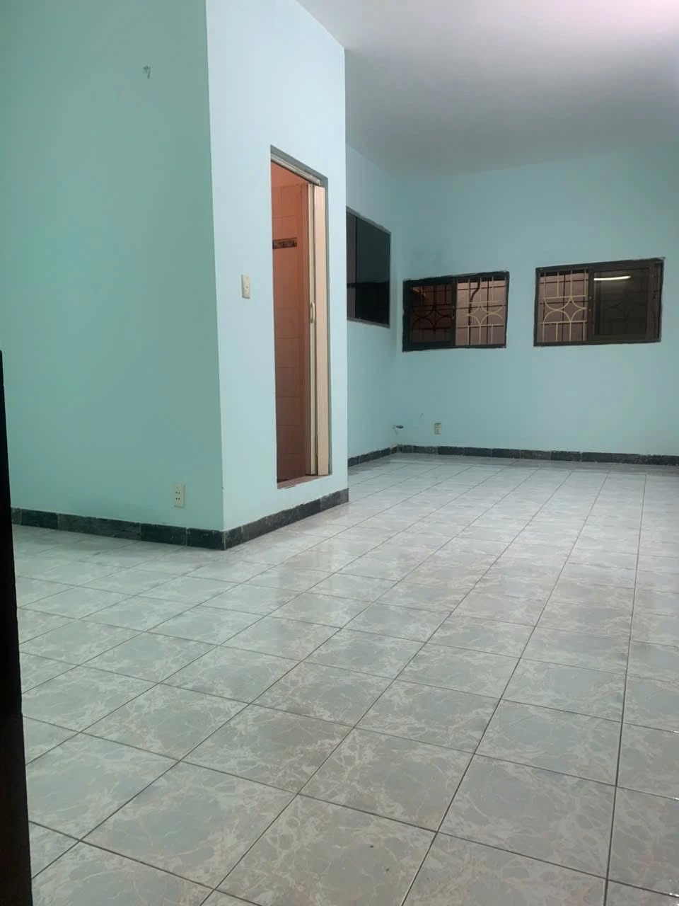 Cho Thuê nhà riêng, đường ô tô ngõ 134 Lê Trọng Tấn, Thanh Xuân 85m x 4T, 4PKK giá 17tr 2