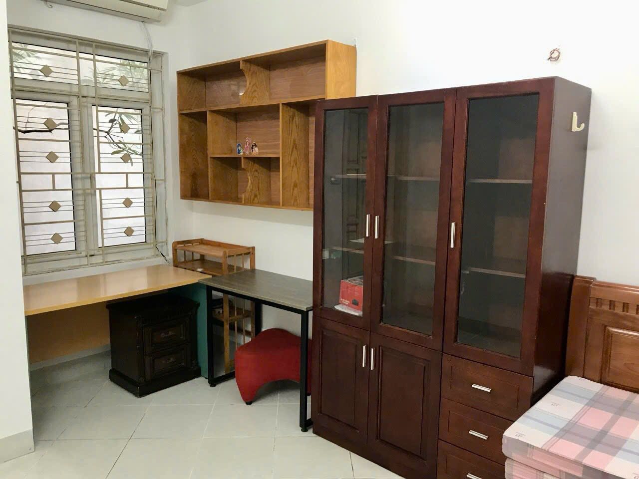 Cho thuê nhà ngõ 26 Trần Thái Tông - Cầu Giấy 35m x 4T, 3PN3WC đủ đồ giá 15 triệu 5
