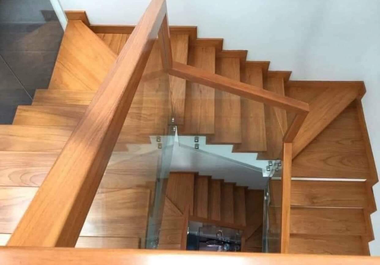 Cho thuê nhà mới, hai cửa đi, Đội Cấn, thang máy; vỉa hè 99m2* 5T- 32 Tr 2