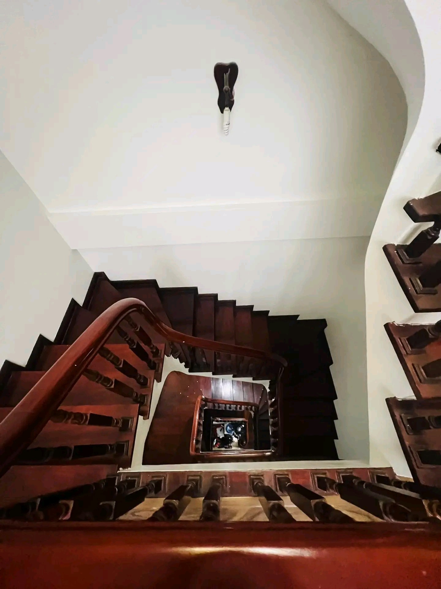 Cho thuê nhà mới, căn góc , thang máy,vỉa hè, 118m2- 4T, Đào Tấn_45 Tr 3