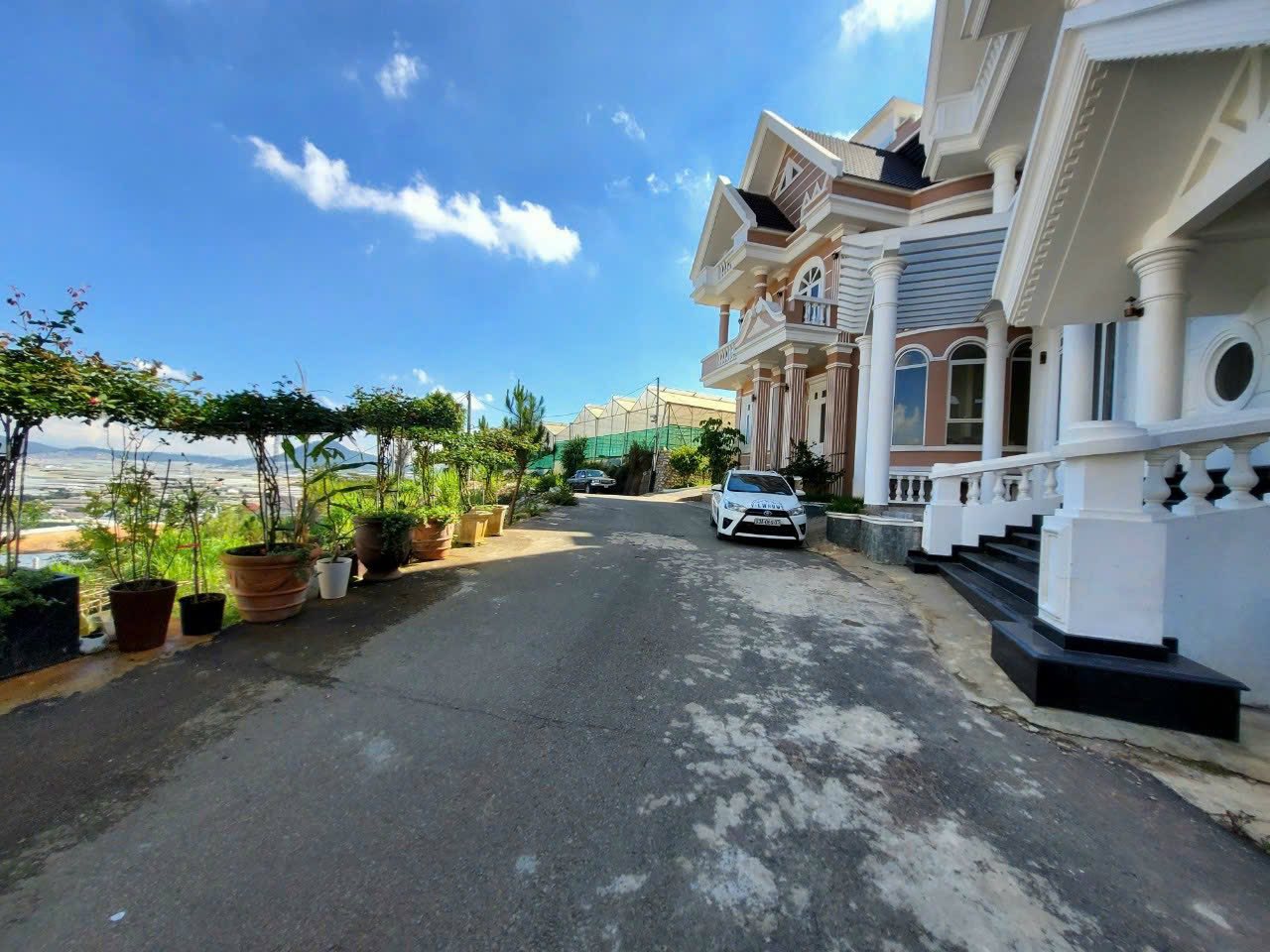 Cần Bán gấp Biệt Thự đẹp Đà Lạt view thoáng đường Trịnh Hoài Đức giá 16.5 tỷ