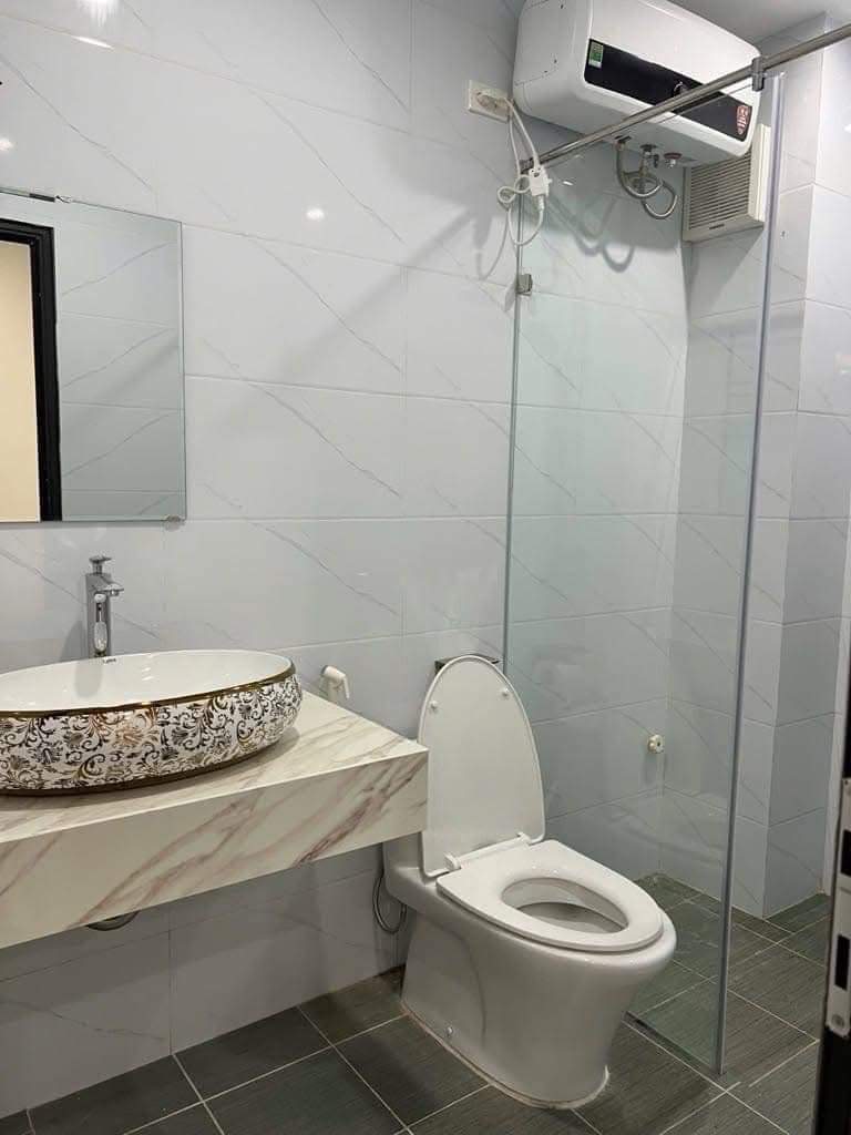 Nhà mình Cho thuê nhà mới, hai cửa đi, Đội Cấn; vỉa hè 98m2* 5T- 30 Tr 3