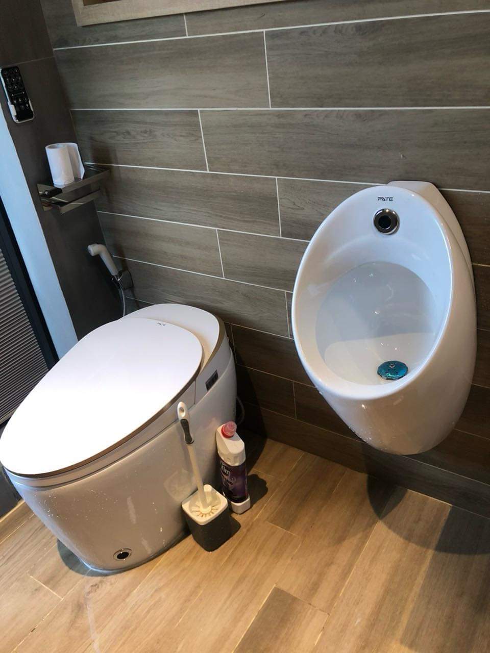 Cho thuê nhà lô góc, mới, Bách Khoa, thang máy, 103m2x 5T vỉa hè 31 Tr 2