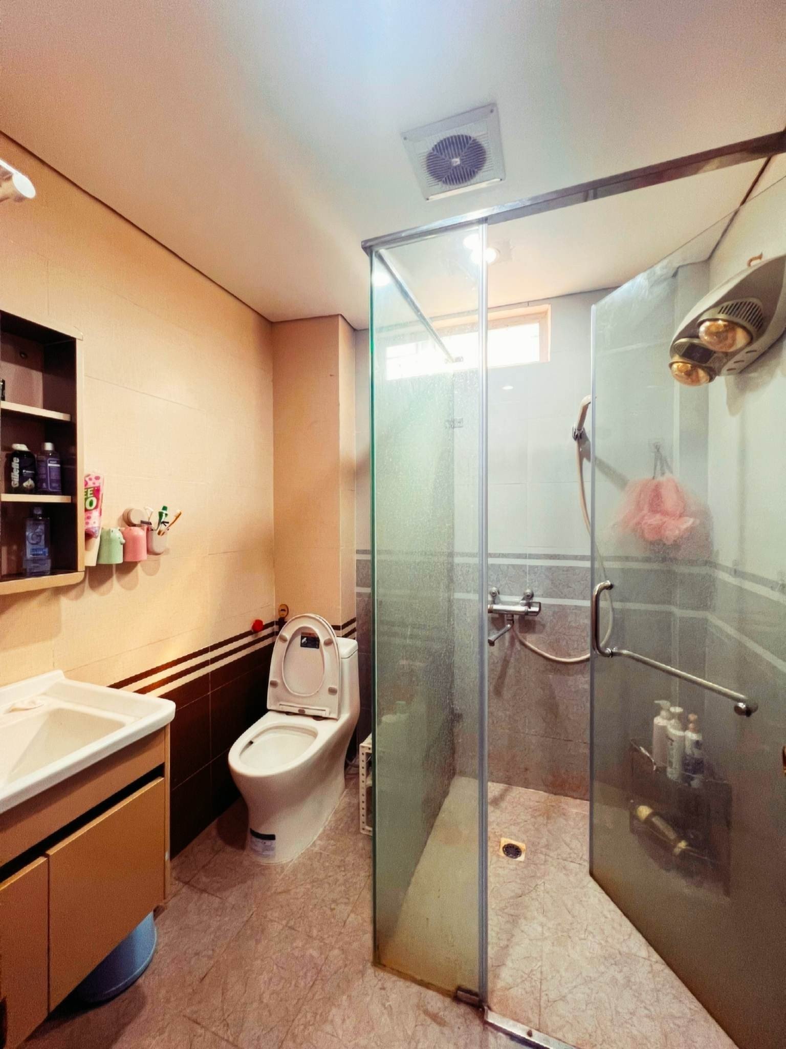 Tôi cho thuê nhà mới, căn góc, 97m2_ 5T; vỉa hè, Hoàng Quốc Việt-28 Tr 2