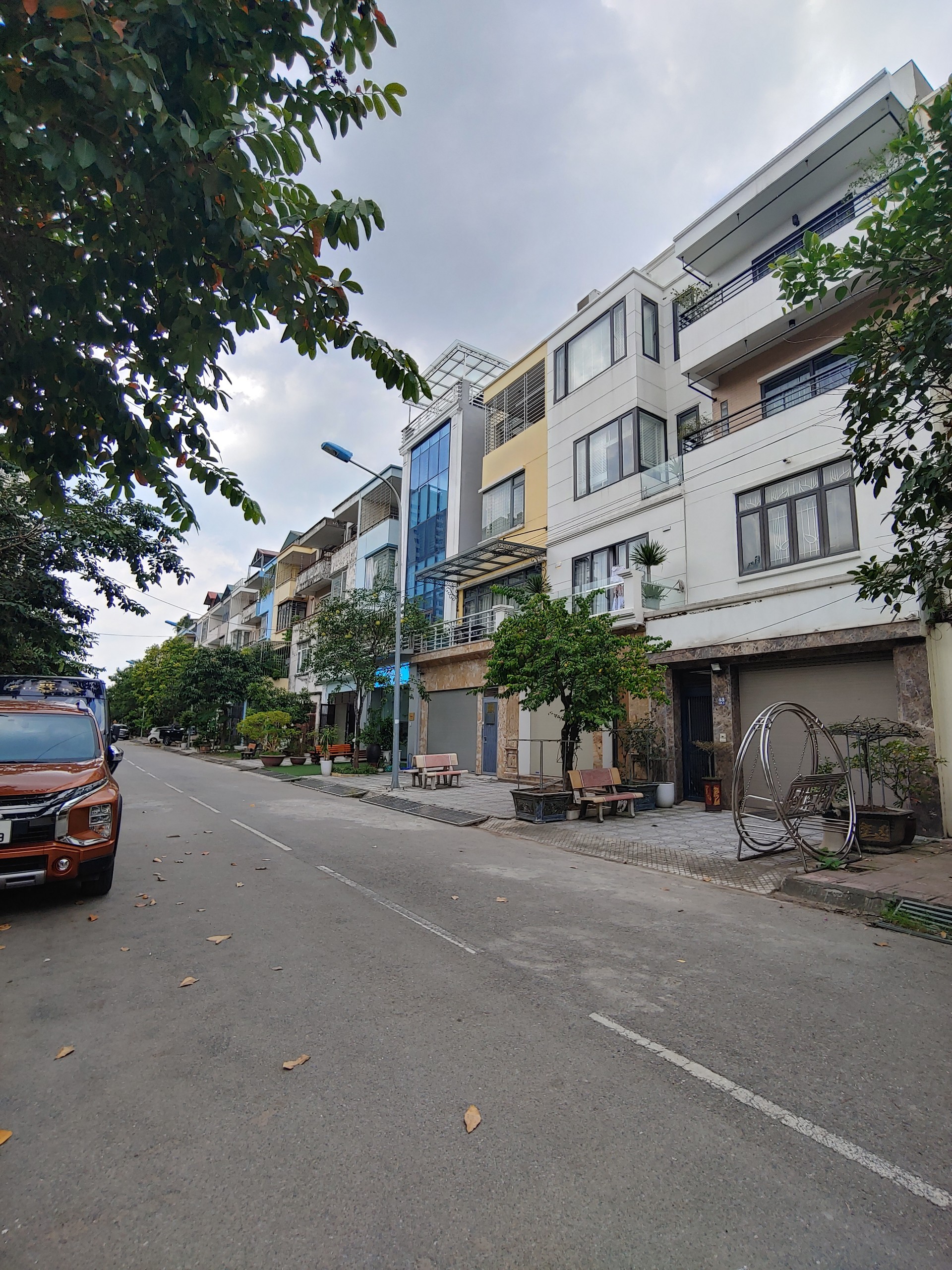 CHỦ NHÀ GỬI BÁN LIỀN KỀ 7 HOÀN THIỆN HƯỚNG ĐÔNG NAM KĐT TÂN TÂY ĐÔ(0915458886)