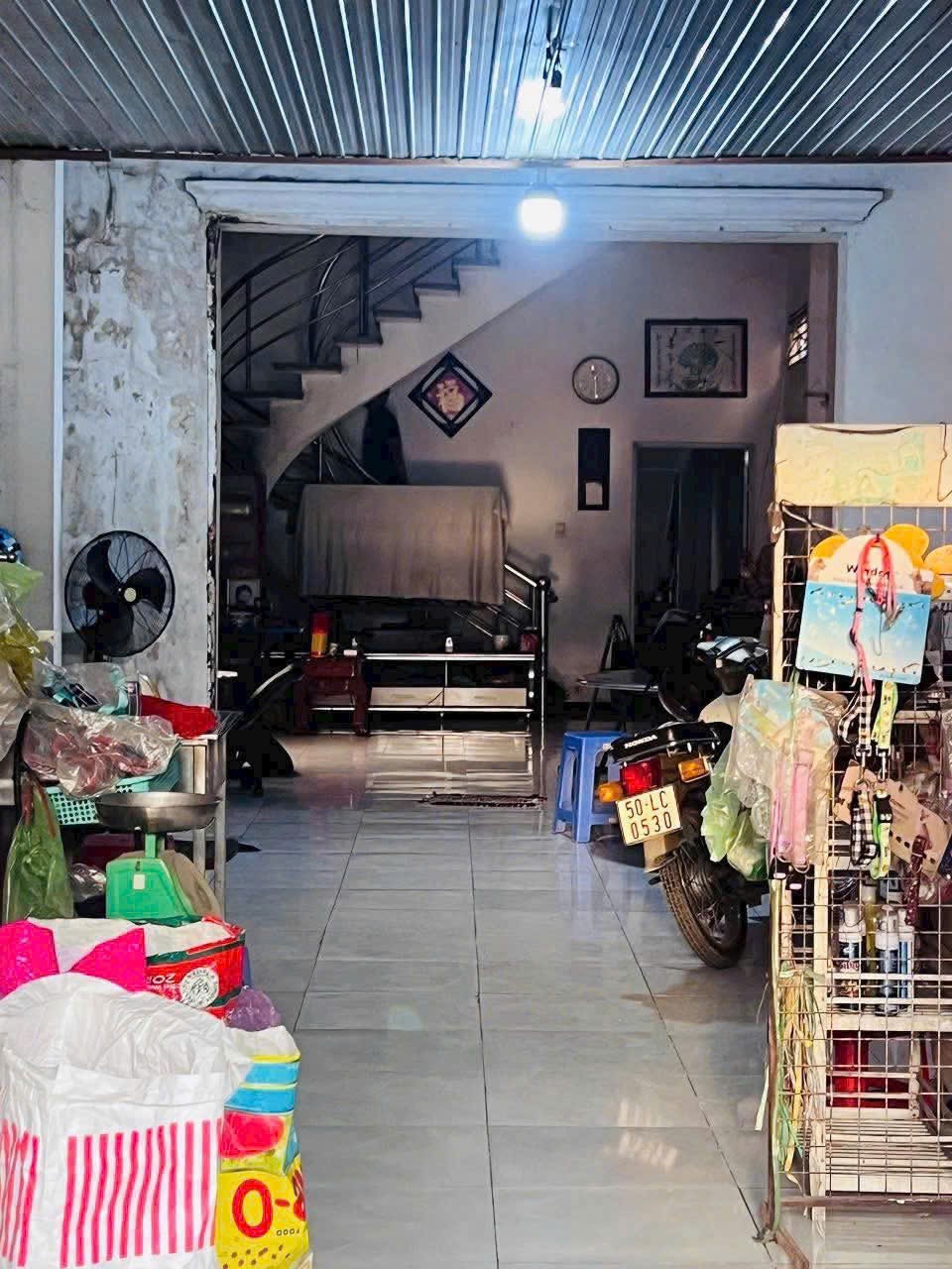BÁN NHÀ (5x32) MT TRẦN VĂN MƯỜI VỊ TRÍ SIÊU ĐẸP, NGAY CHỢ CHỮ S 5
