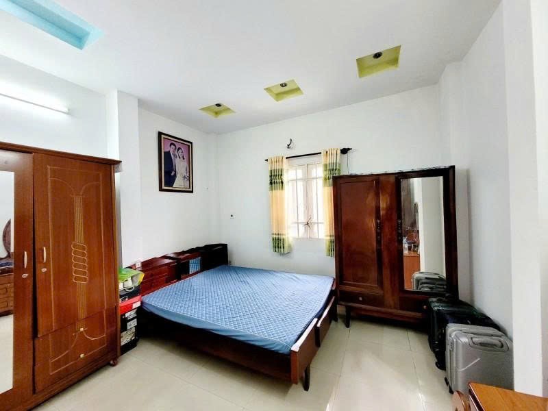 Bán nhà NGON , Phước Long, TP HCM, DT 160m2, 3 tầng, 14 phòng, Sổ Hồng, giá 9.35 tỷ. LH: 0933125879 4