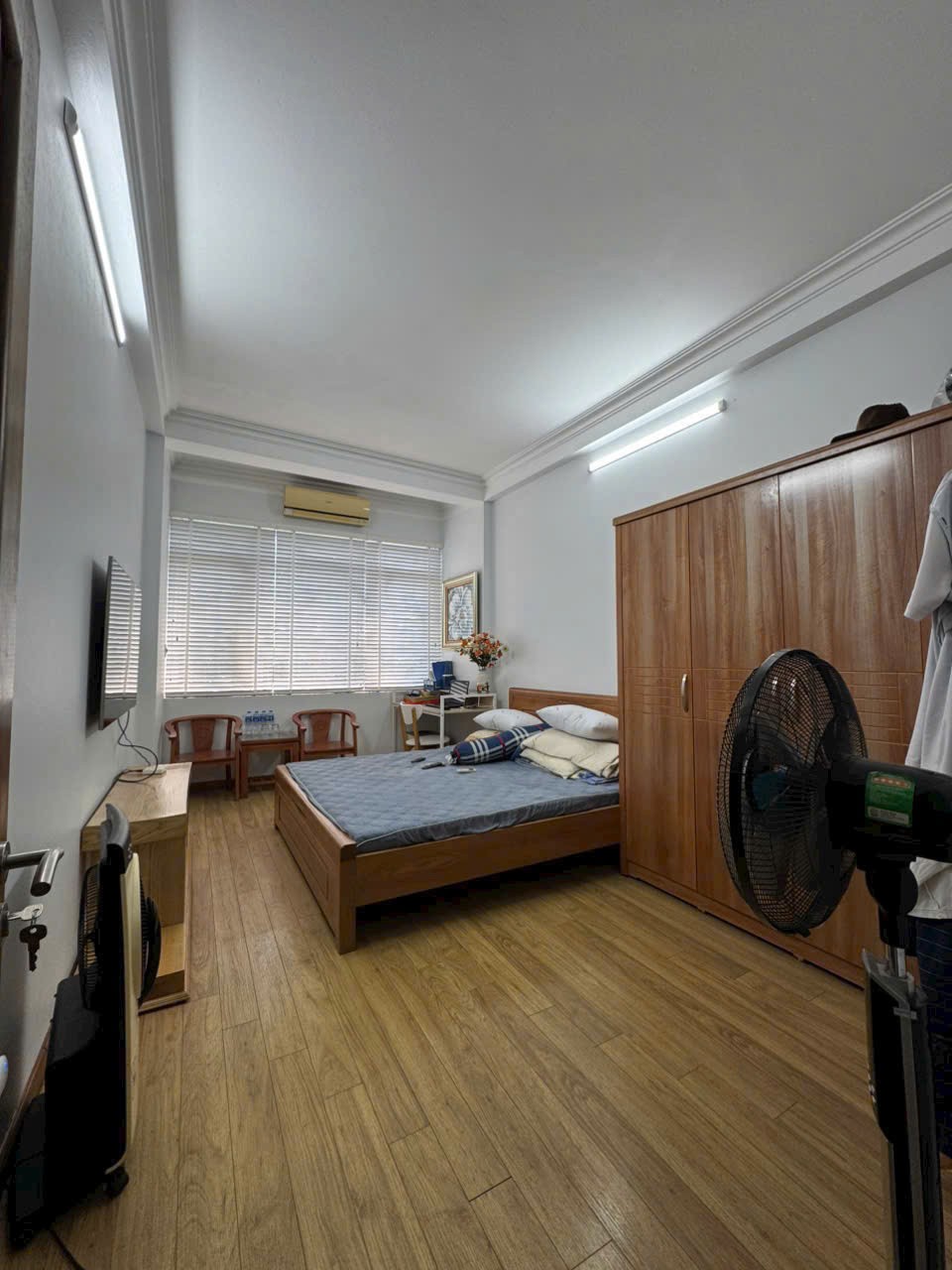 Cần bán 40m2 nhà 4 tầng mặt phố Phạm Khắc Quảng. Vị trí đẹp, kinh doanh sầm uất 4