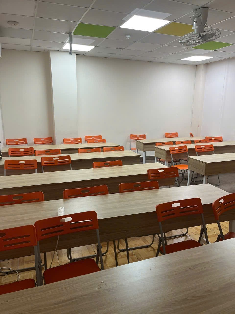 Cho thuê Văn phòng Phường Linh Chiểu, Thủ Đức, Diện tích 300m², Giá Thương lượng 2