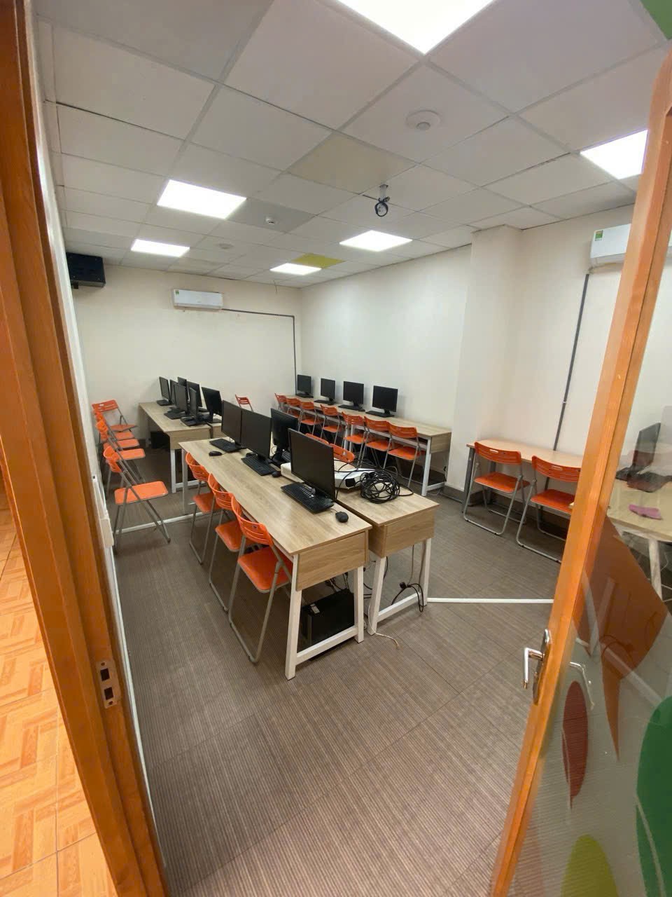 Cho thuê Văn phòng Phường Linh Chiểu, Thủ Đức, Diện tích 300m², Giá Thương lượng 6