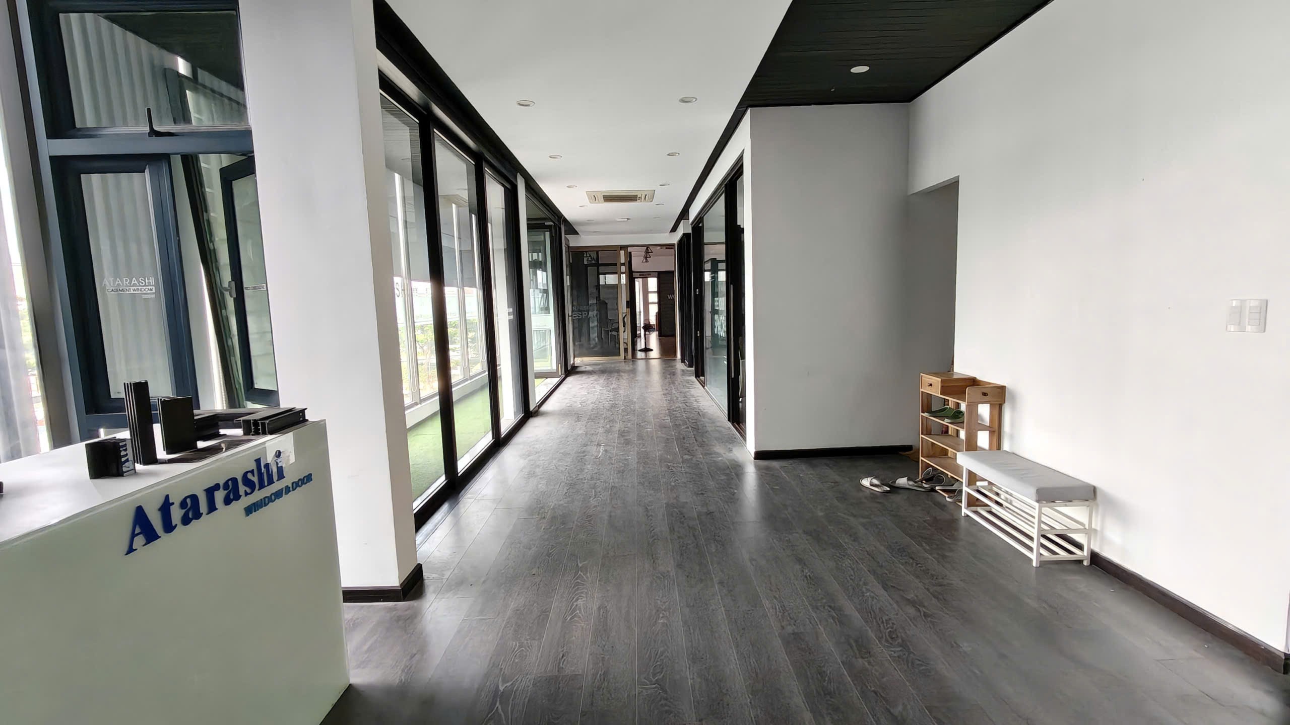 cho thuê văn phòng đường 30/4 đà nẵng căn gốc diện tích 200 m2 tầng 2 giá rẻ