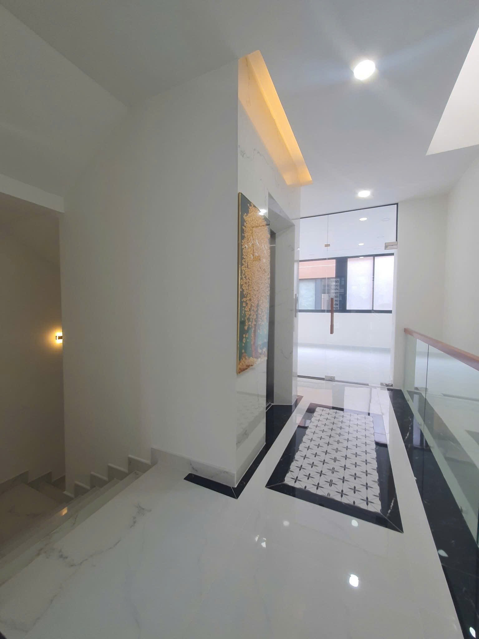 Cho thuê Nhà mặt tiền Phường Phước Long B, Quận 9, Diện tích 95m², Giá 60 Triệu/tháng