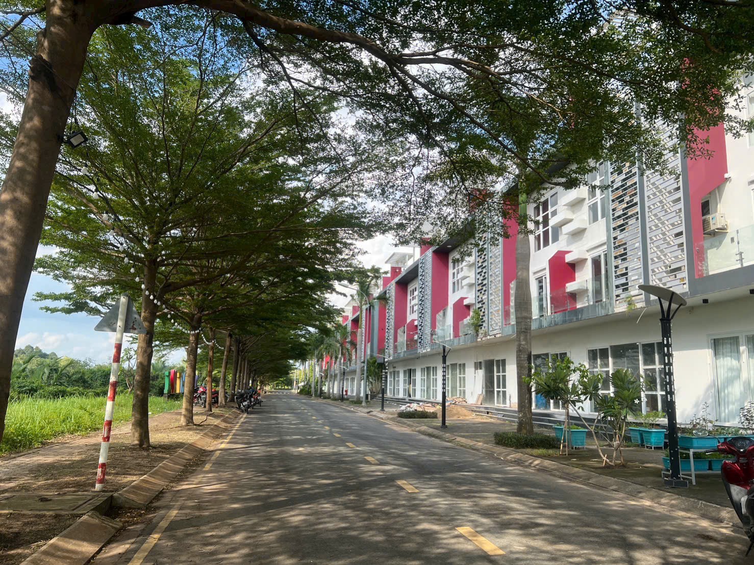 Cần bán Biệt thự Phường Phú Hữu, Quận 9, Diện tích 108m², Giá 7.6 Tỷ
