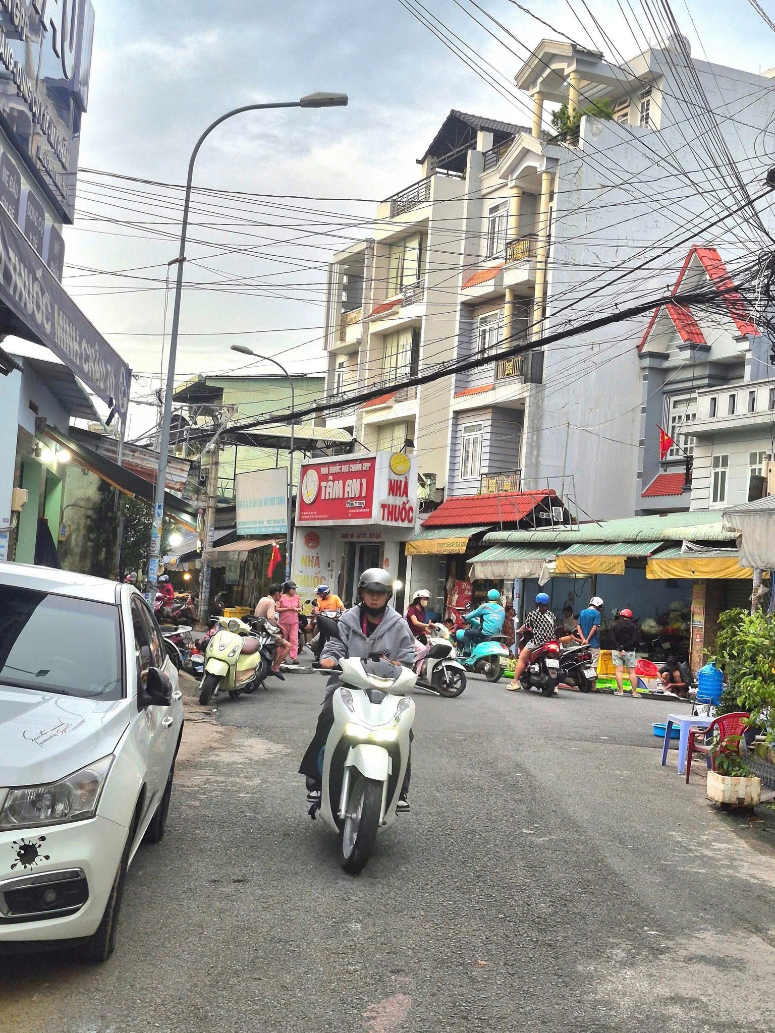 BÁN NHÀ MẶT TIỀN NGUYỄN THỊ THƠI (HT18 CŨ), Q12 – GIÁ CHỈ 6,3 TỶ 2