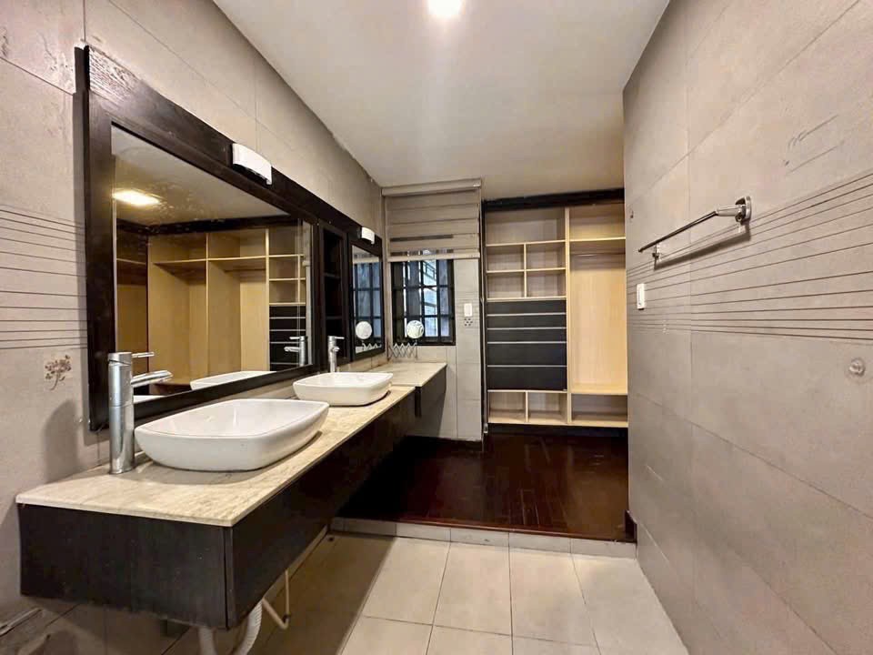 Cần bán Nhà mặt tiền Phường Hiệp Bình Phước, Thủ Đức, Diện tích 208m², Giá 17.9 Tỷ 5
