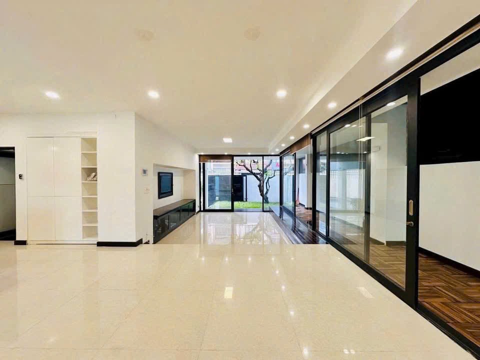 Cần bán Nhà mặt tiền Phường Hiệp Bình Phước, Thủ Đức, Diện tích 208m², Giá 17.9 Tỷ 7
