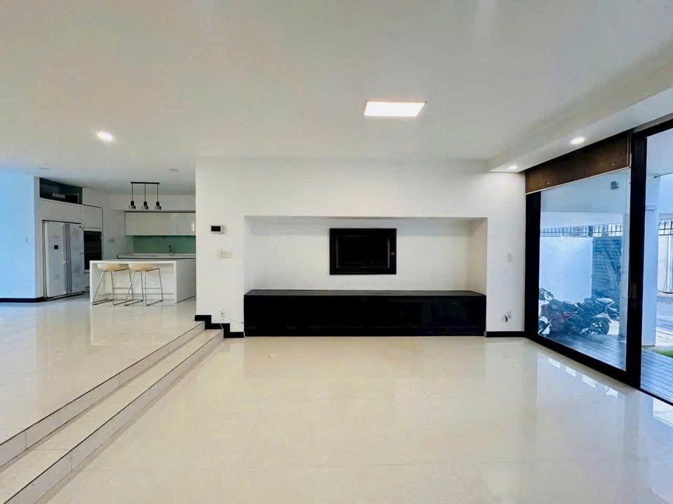 Cần bán Nhà mặt tiền Phường Hiệp Bình Phước, Thủ Đức, Diện tích 208m², Giá 17.9 Tỷ 9