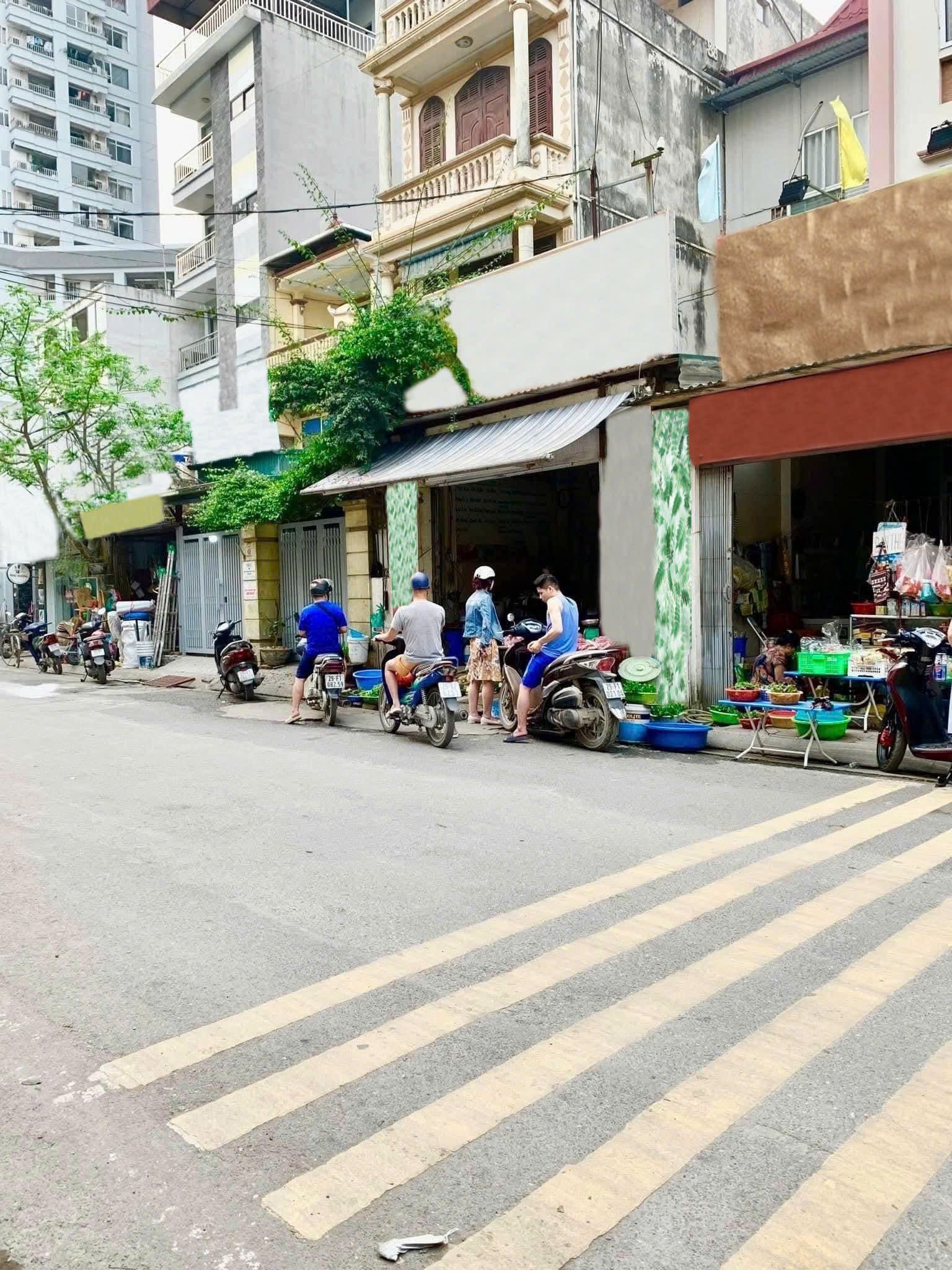 MẶT PHỐ BẠCH ĐẰNG HỘ KHẨU HAI BÀ-DIỆN TÍCH 293M 3T 16xTỶ-MẶT CHỢ-KINH DOANH ĐỈNH 2