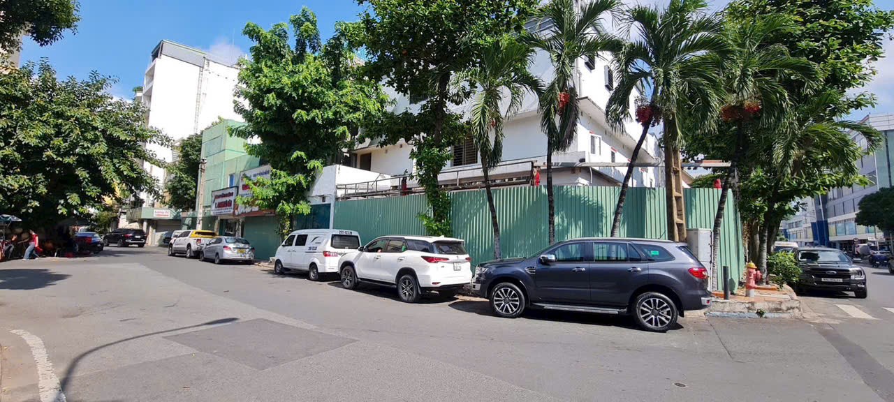 Cho thuê Nhà mặt tiền Tân Bình, Hồ Chí Minh, Diện tích 1700m², Giá Thương lượng 5
