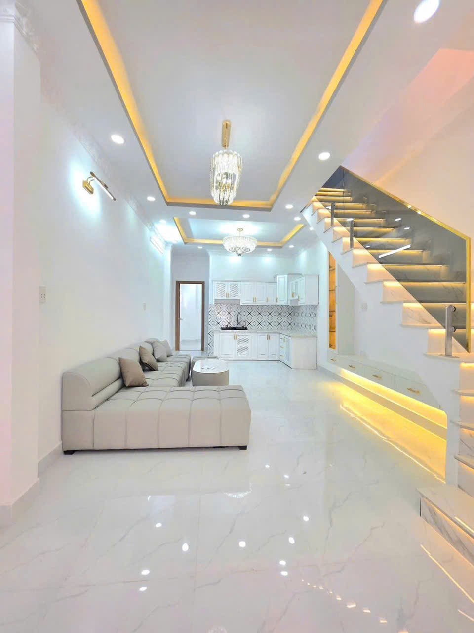 NHÀ ĐẸP – 1 LẦU – 4 tỷ 790 – XE HƠI TỚI NHÀ – KẾ QUẬN 7 3