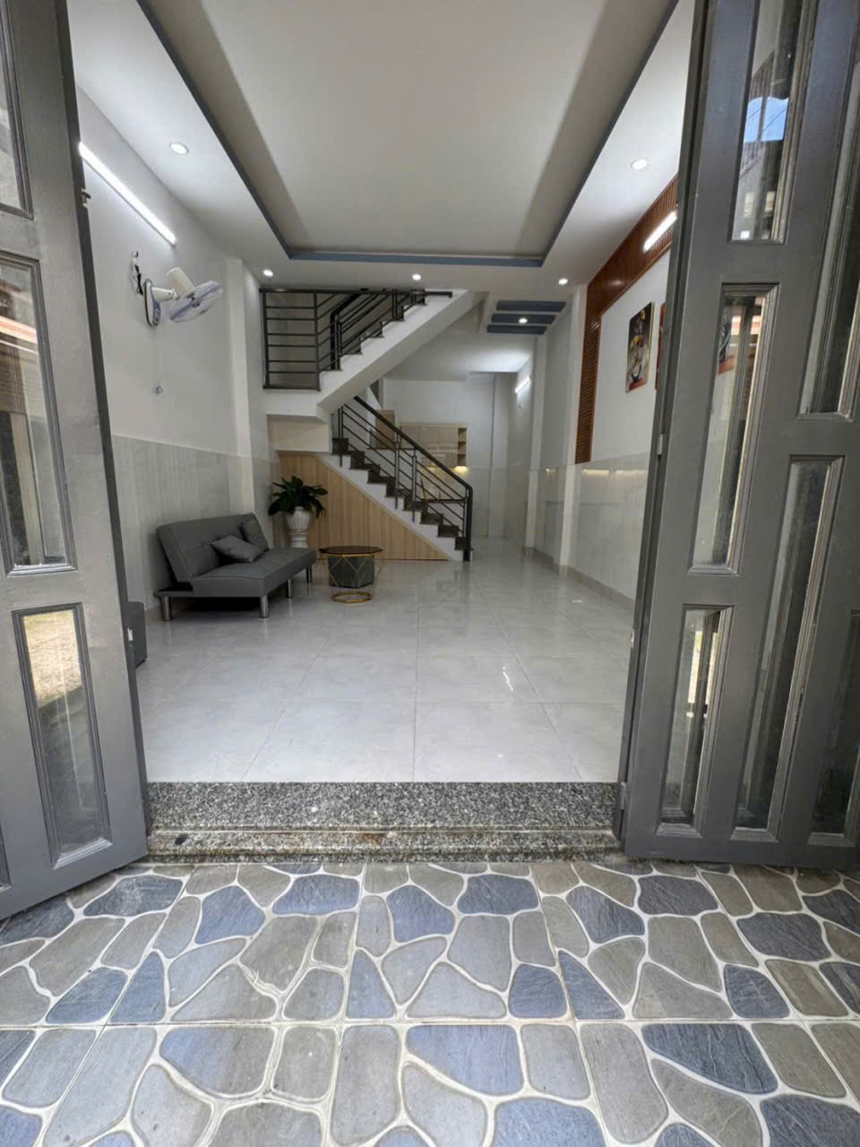 Nhà hẻm liên khu 4-5, Bình Hưng Hòa B, dt 40m2 1 lầu 2pn 2wc giá 3,7 tỷ 2