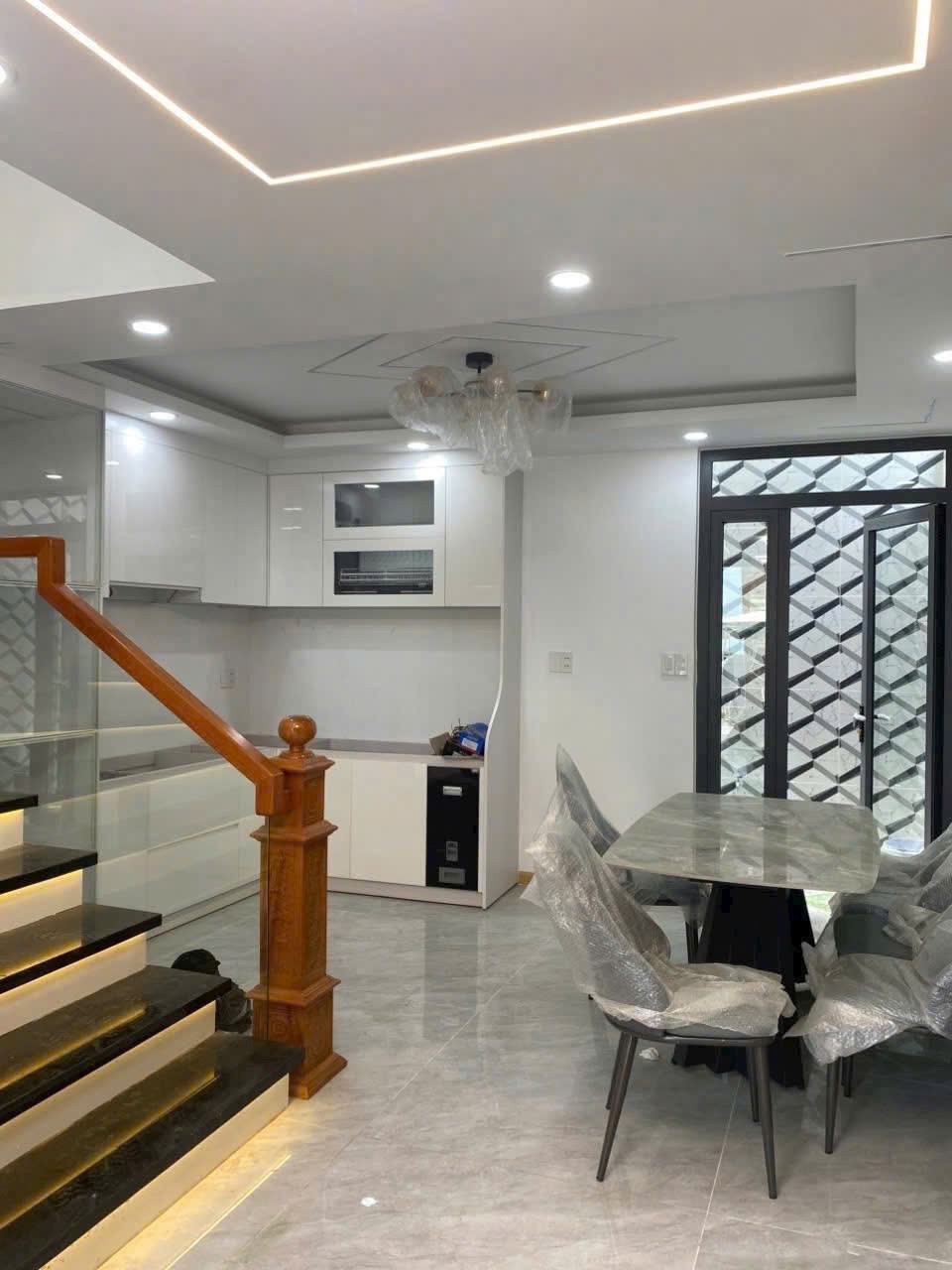 Nhả hẻm đường 18B, Bình Hưng Hòa dt 54m2 3 lầu 4pn 5wc giá 7,5 tỷ 3