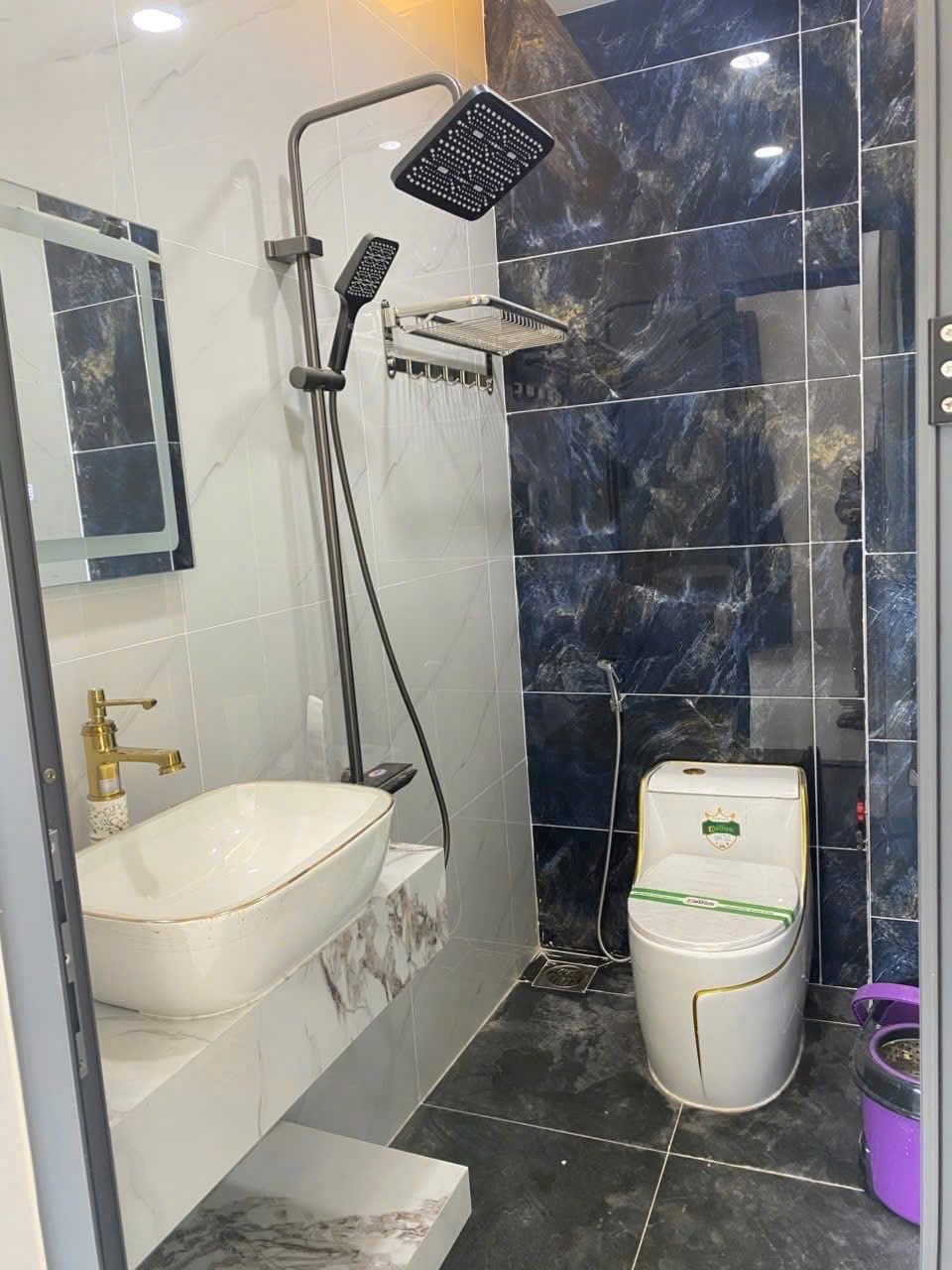 Nhả hẻm đường 18B, Bình Hưng Hòa dt 54m2 3 lầu 4pn 5wc giá 7,5 tỷ 6