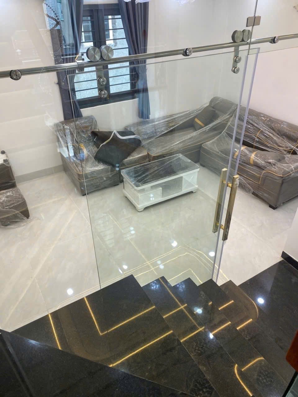 Nhả hẻm đường 18B, Bình Hưng Hòa dt 54m2 3 lầu 4pn 5wc giá 7,5 tỷ 7