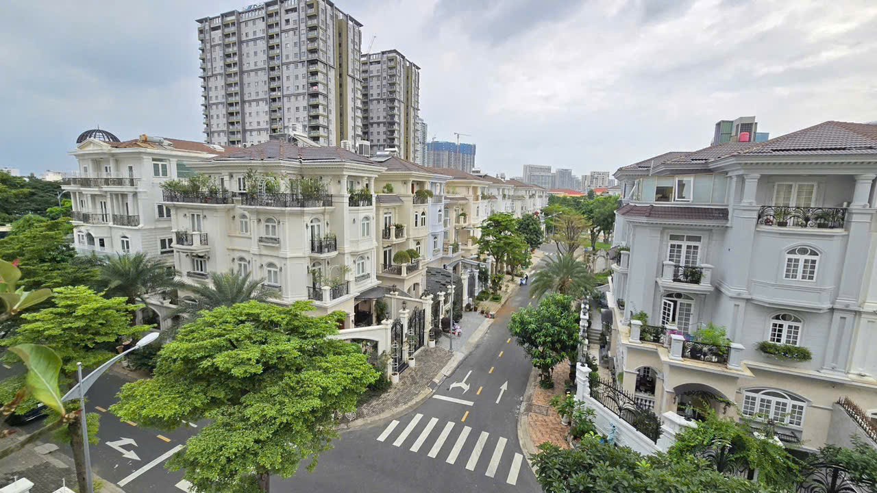 Cần bán Biệt thự Phường Tân Phú, Quận 7, Diện tích 220m², Giá 031.5 Tỷ 4