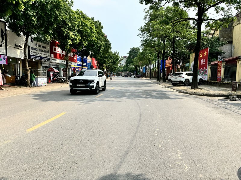 Đất Nở Hậu 78m2 Mặt Tiền 5m Phố Ngô Xuân Quảng, Đối Diện TTTM, Kinh Doanh Vô Đối 2