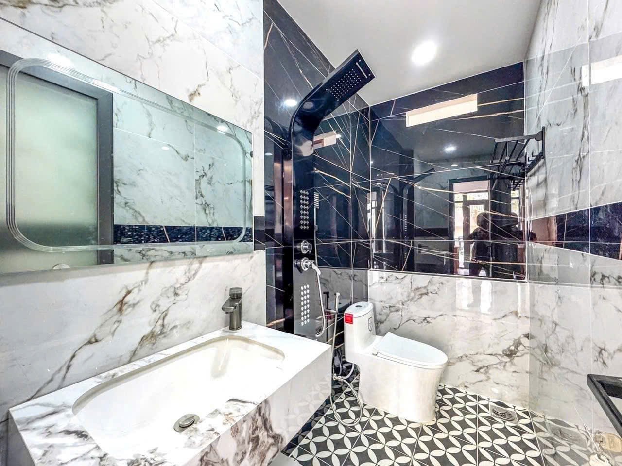 Nhà hẻm Lê Văn Quới, Bình Hưng Hòa A dt 60m2 3 lầu 4pn 5wc giá 6,5 tỷ 9