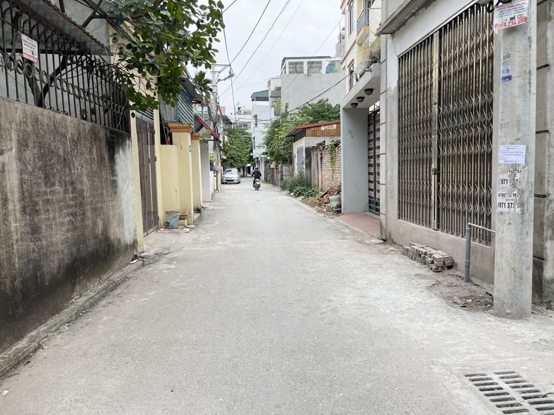 Cần bán lô góc 60m2 đất tổ 4 Phường Phúc Lợi, đường ô tô con tránh, gần trường học các cấp và chợ 4