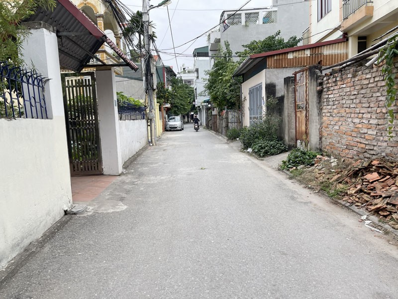 Cần bán lô góc 60m2 đất tổ 4 Phường Phúc Lợi, đường ô tô con tránh, gần trường học các cấp và chợ 5