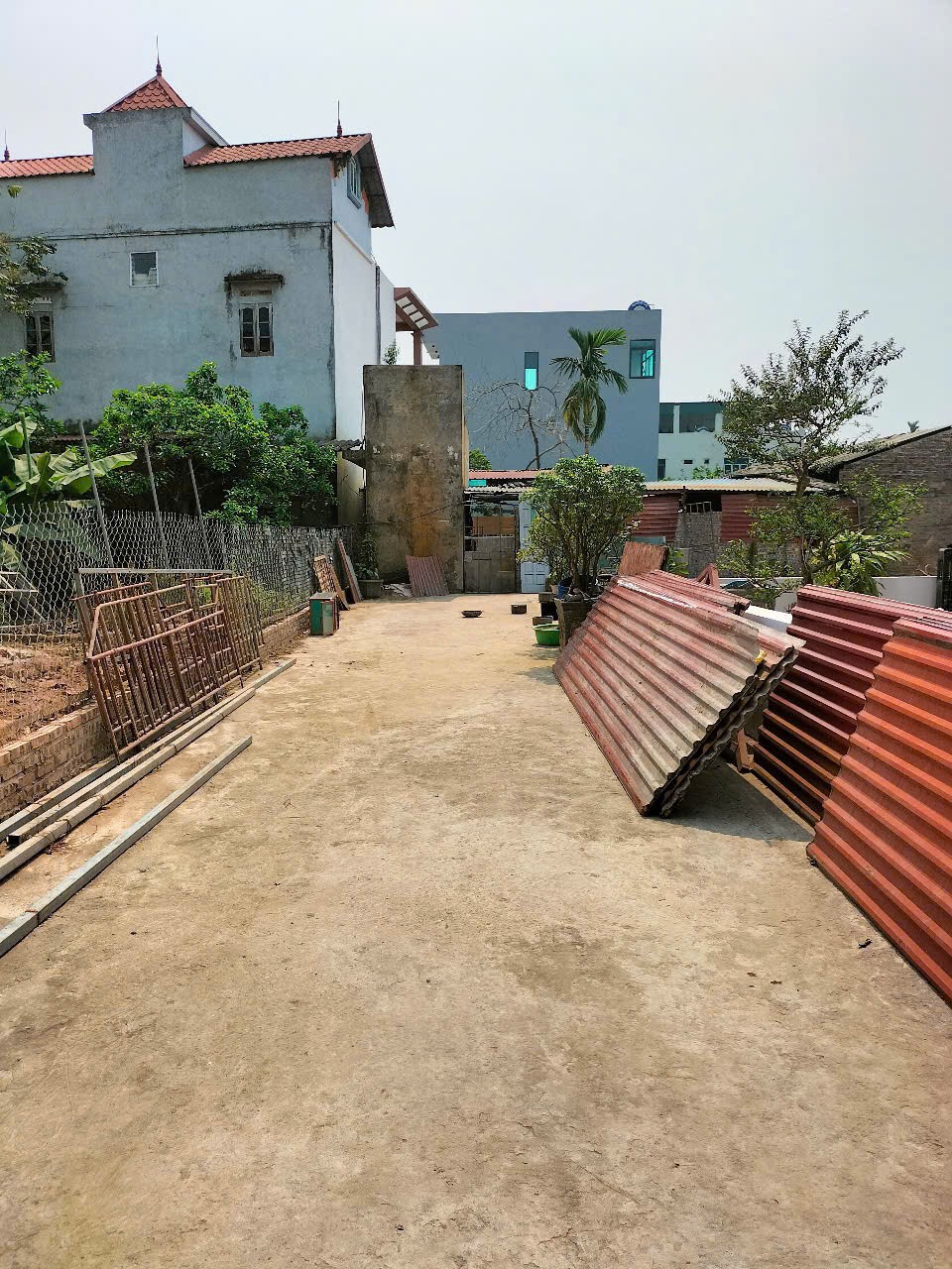 Đất Tráng Việt, gần chân cầu Thượng Cát, đường 4m, oto ra vào thoải mái.