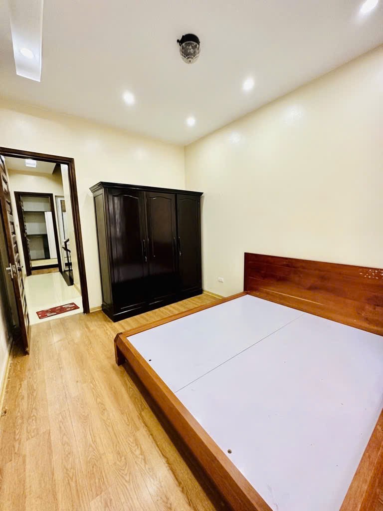 Nhà Tứ Liên phân lô - dân xây - ngõ thông - 20m oto giá nhỉnh 9 tỷ. 4