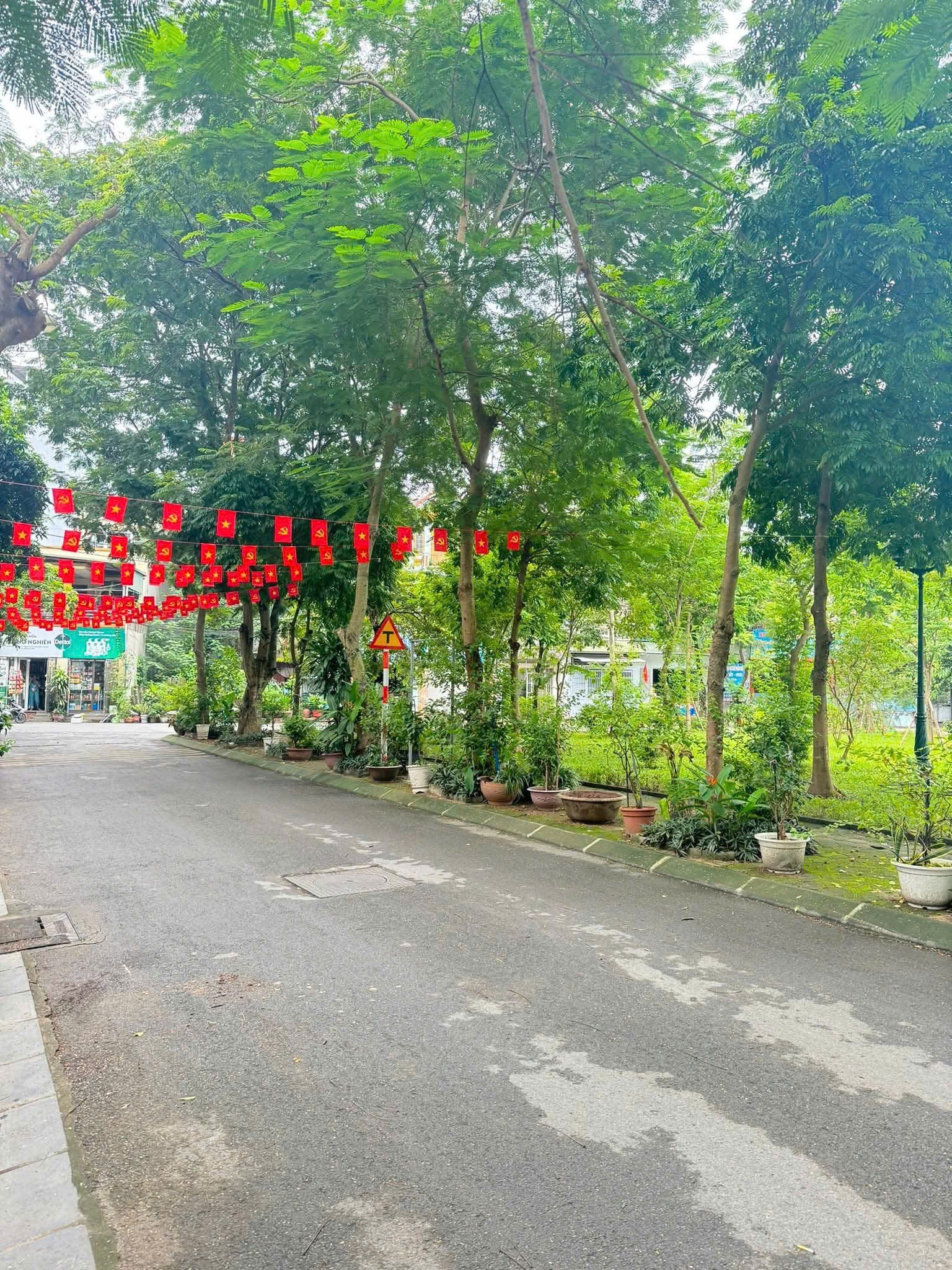 LÔ GÓC - VIEW HỒ - KHU PHÂN LÔ TĐC THANH AM - LONG BIÊN - GẦN CẦU ĐUỐNG 2