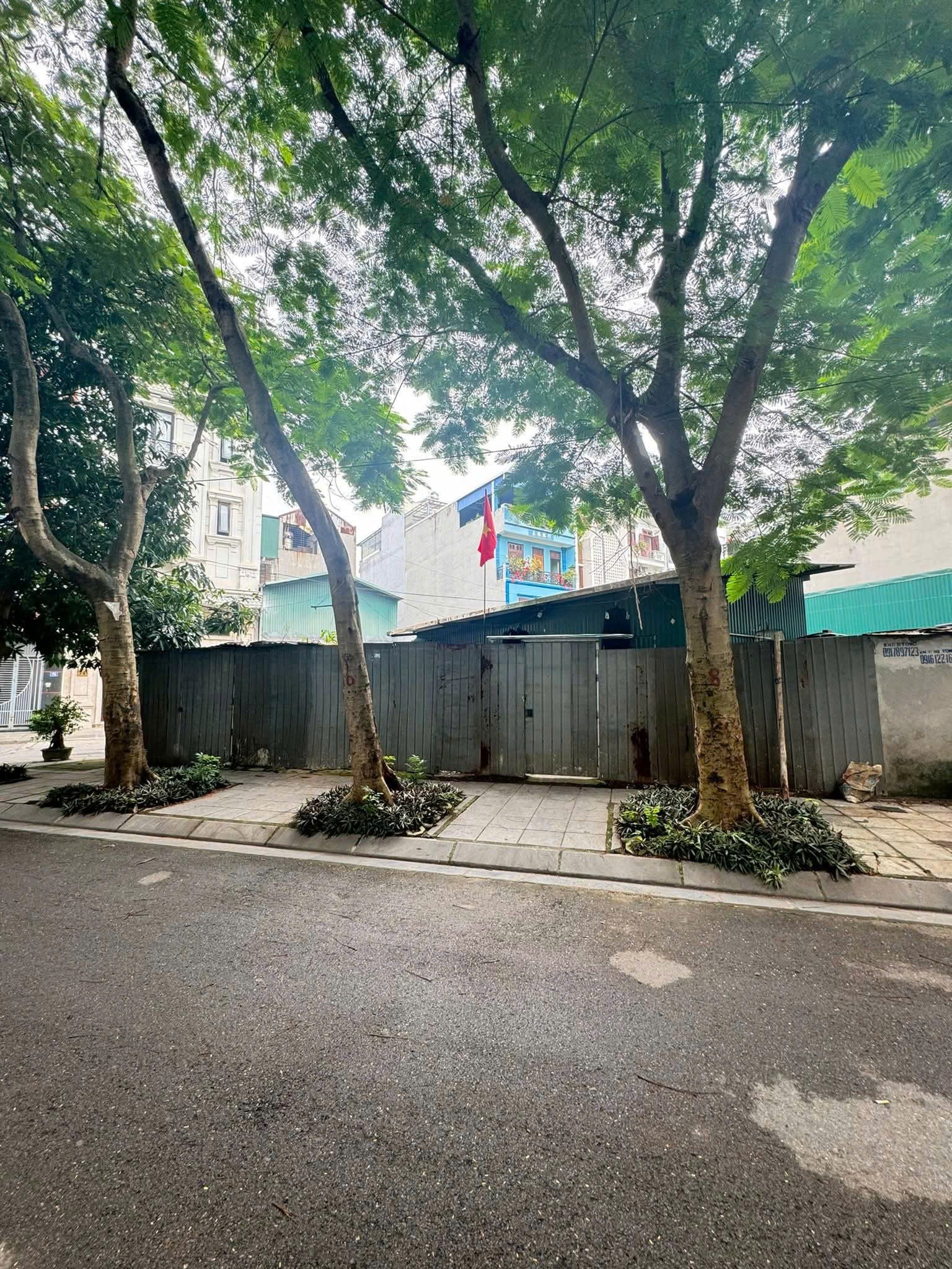 LÔ GÓC - VIEW HỒ - KHU PHÂN LÔ TĐC THANH AM - LONG BIÊN - GẦN CẦU ĐUỐNG 3